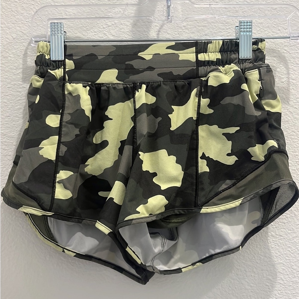 Lululemon hotty hot shorts sz 4